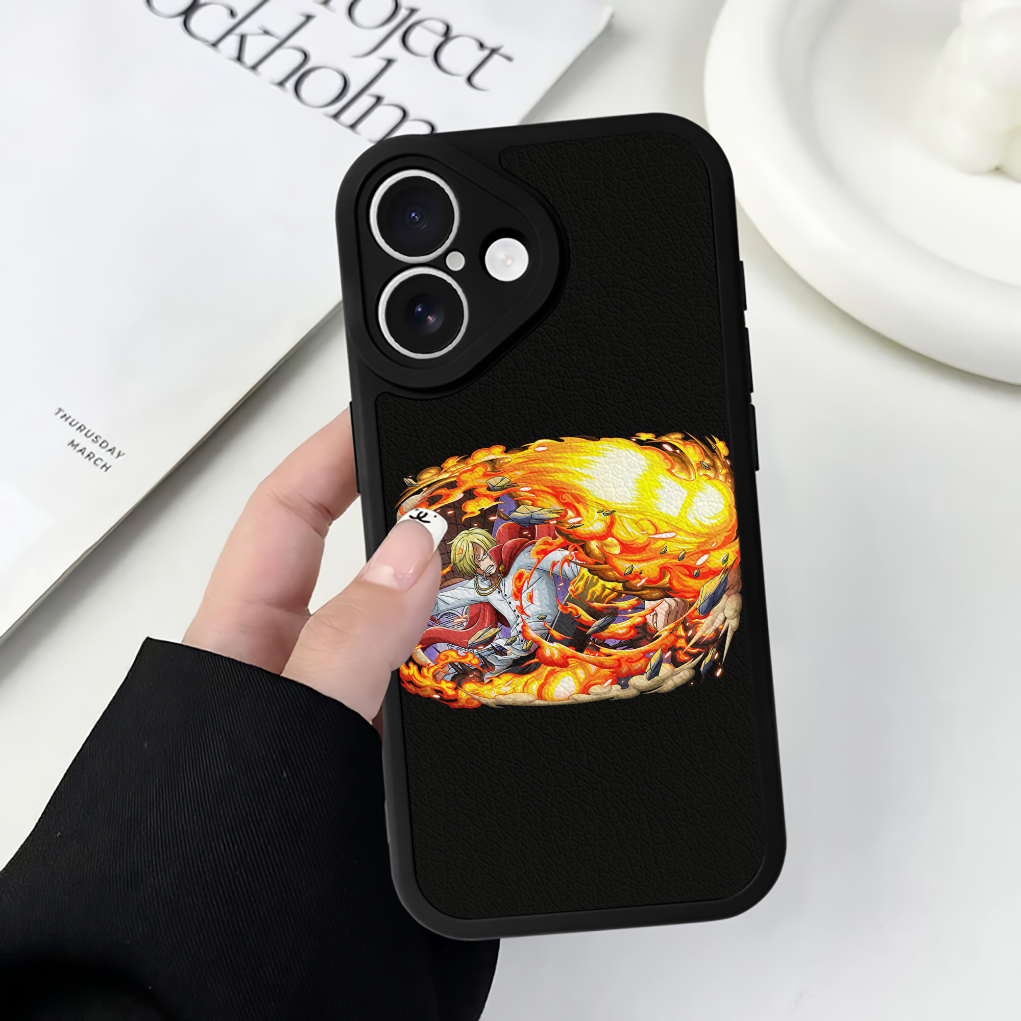 （画像用） ワンピース サンジ ONE PIECE Sanji 【iPhone 16シリーズ対応】シリコンスマホケース（レザー調） 材質：シリコン